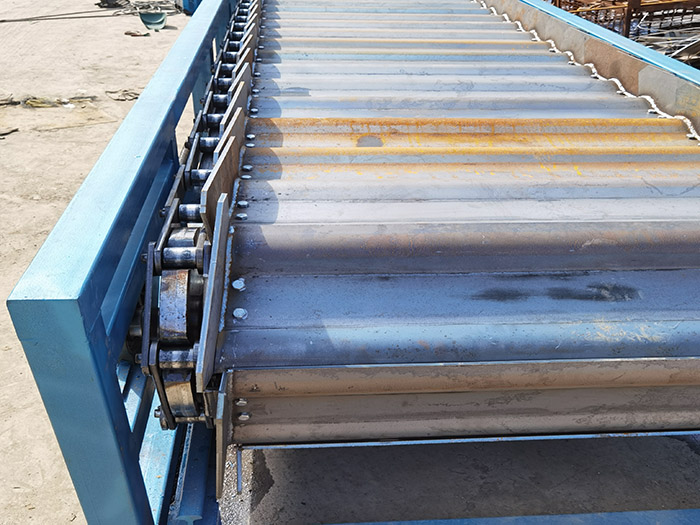 鱗板輸送機(jī)